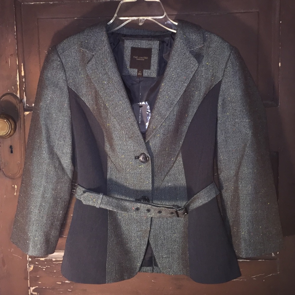 Limited cropped sleeve blazer with belt
